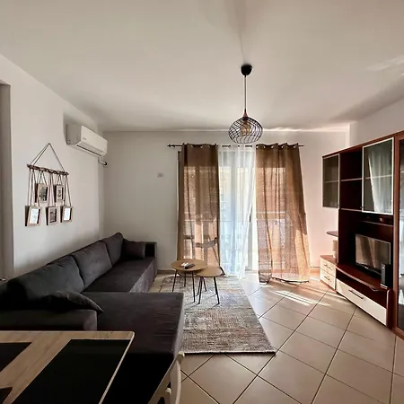 Balkon Bliss - Modern 1-br In Central *