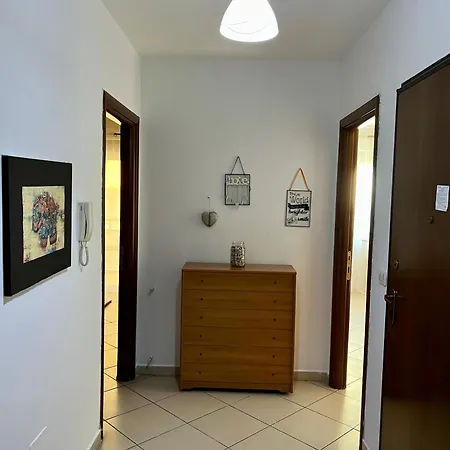 Balkon Bliss - Modern 1-br In Central Διαμέρισμα