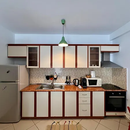 Balkon Bliss - Modern 1-br In Central * Τίρανα